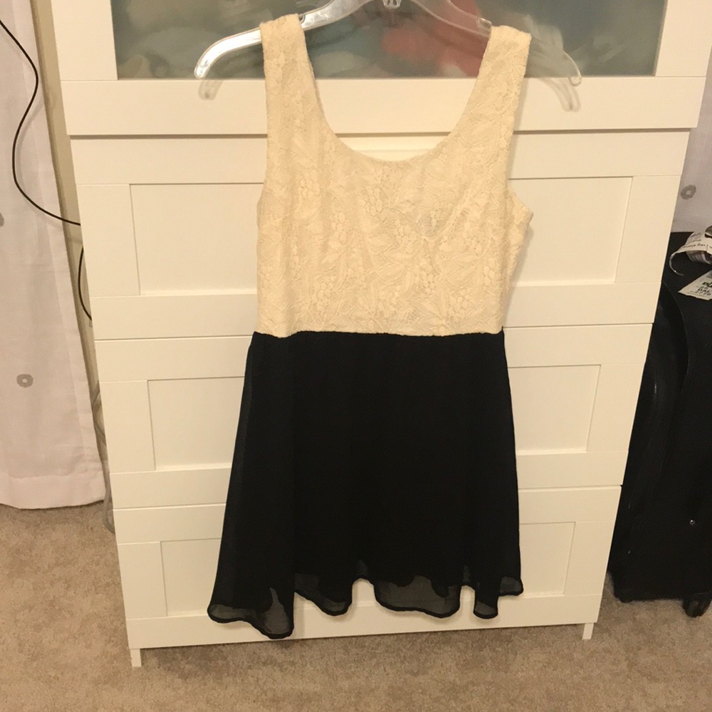 Forever 21 black and white dress